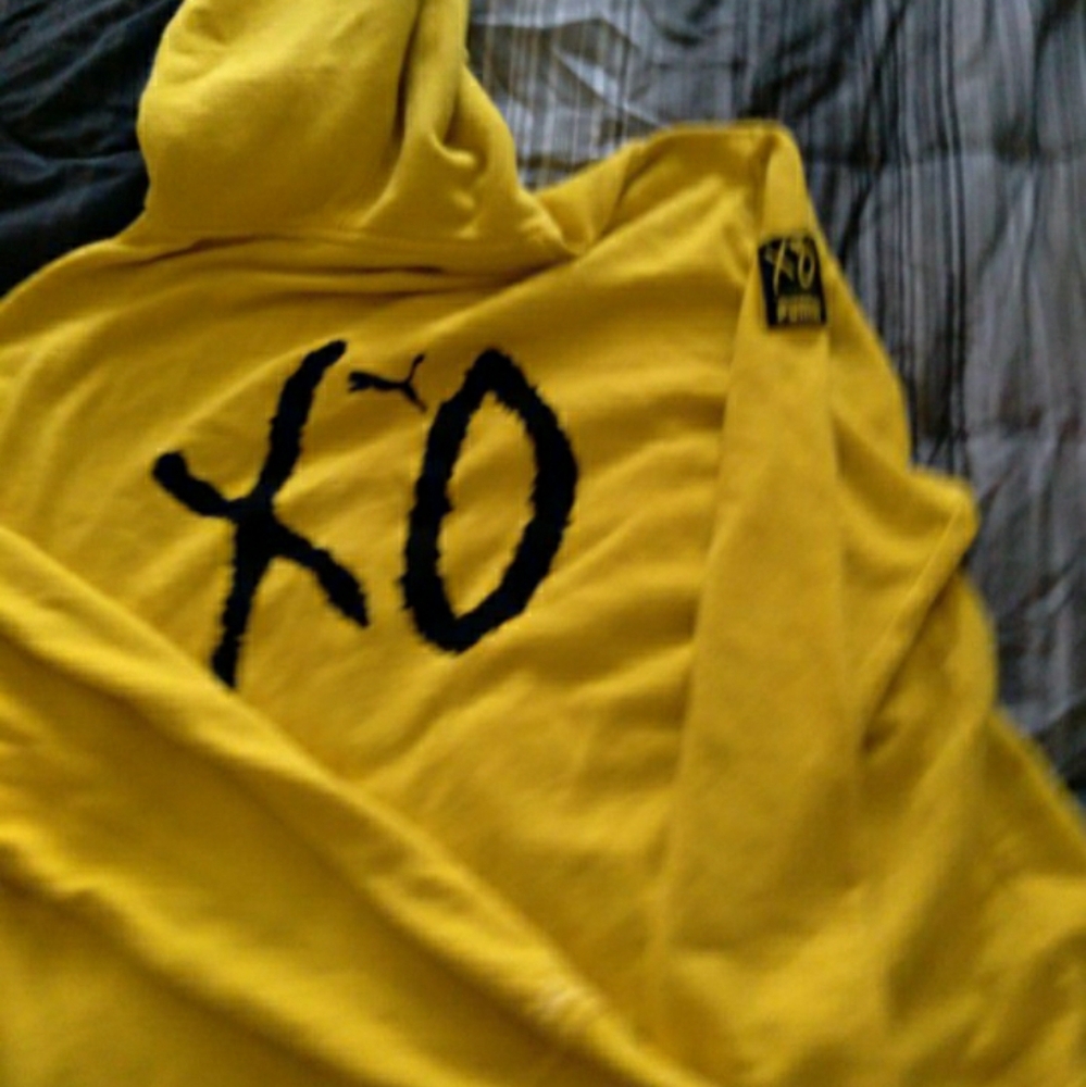 WEEKND CLUB X PUMA HOODIE. fits big